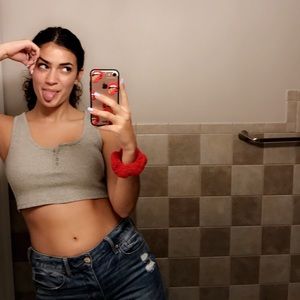 Meet your Posher, Alyssa